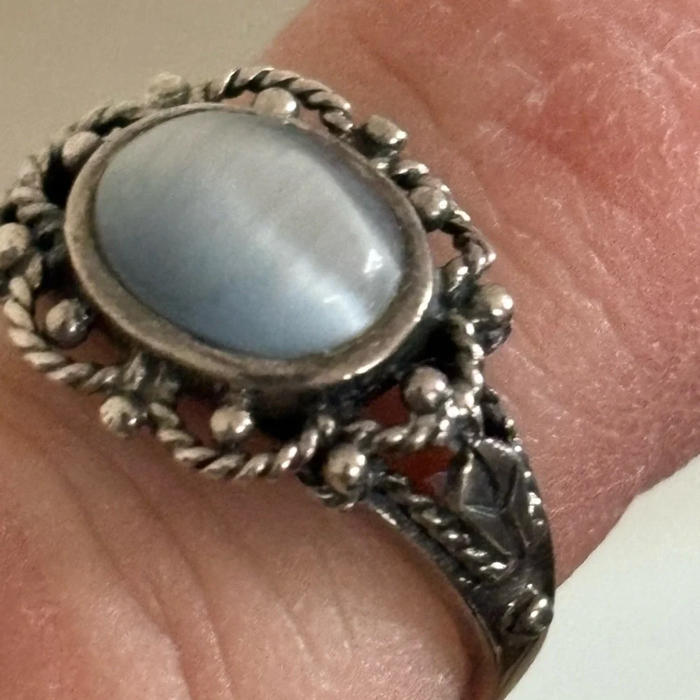 Blue Moonstone Sterling Silver Ring size 6 - Picture 1 of 4